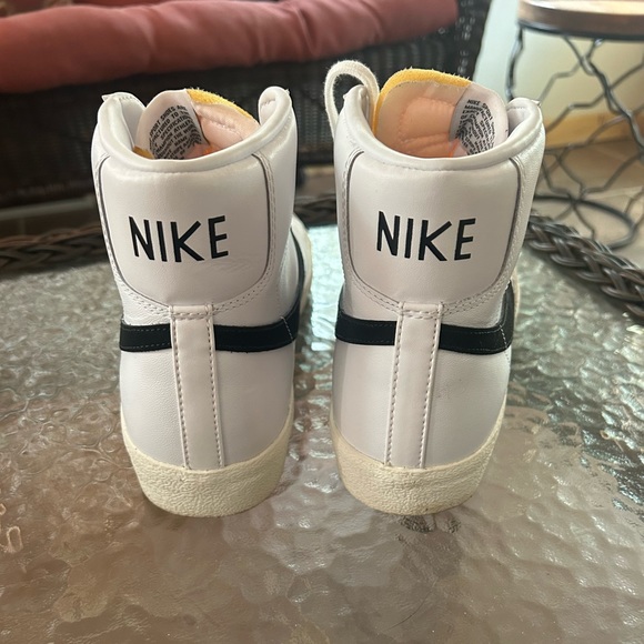 Nike Mens Blazer Mid ‘77 - Picture 2 of 3